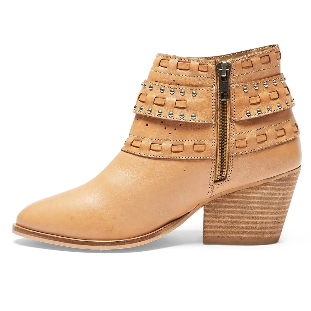 Bossy Boot in Natural Leather