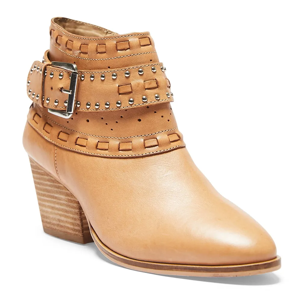 Bossy Boot in Natural Leather