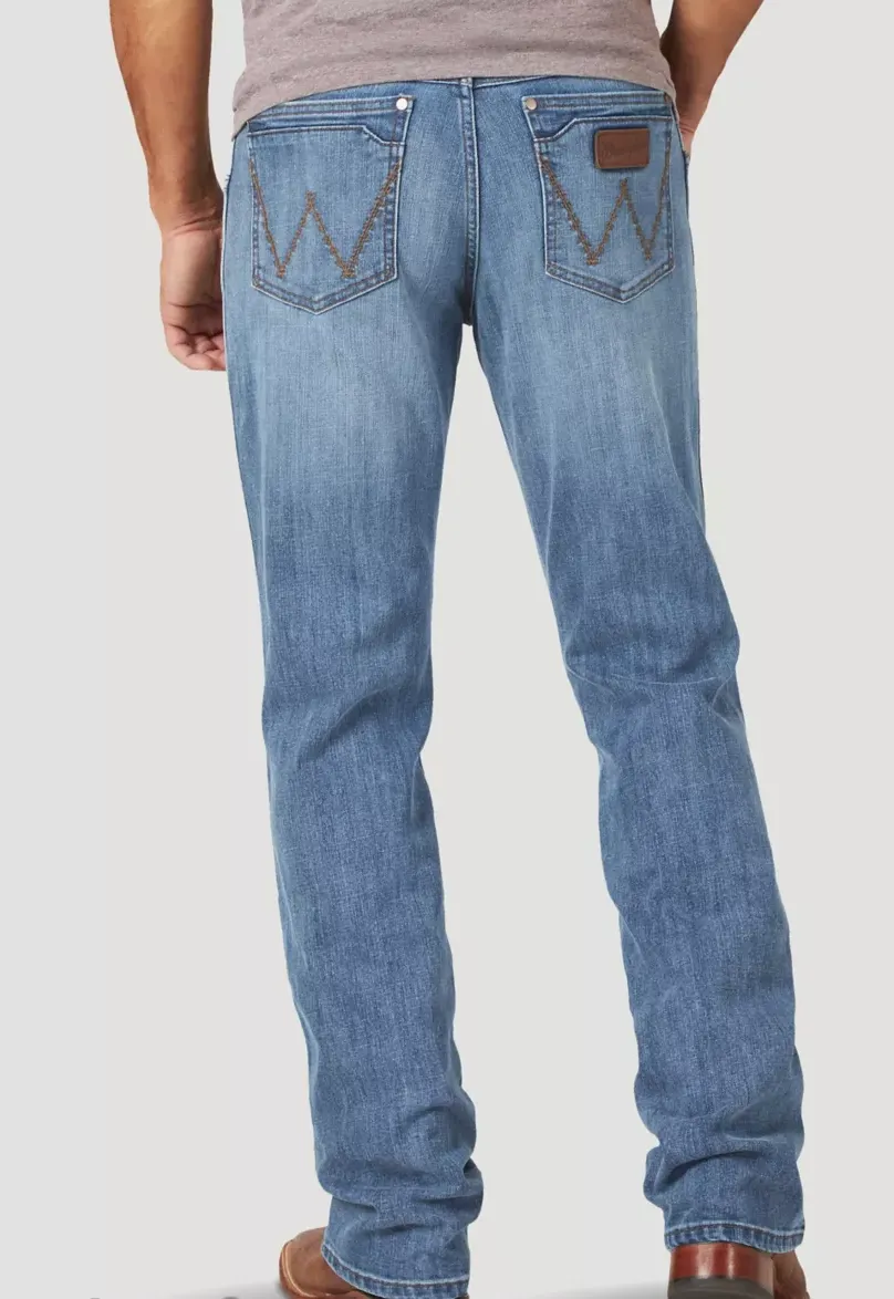 WRANGLER MENS RETRO RELAXED FIT BOOTCUT JEANS - LIGHT WASH